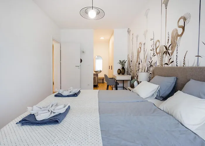 Elegant Premium Apartment With Parking